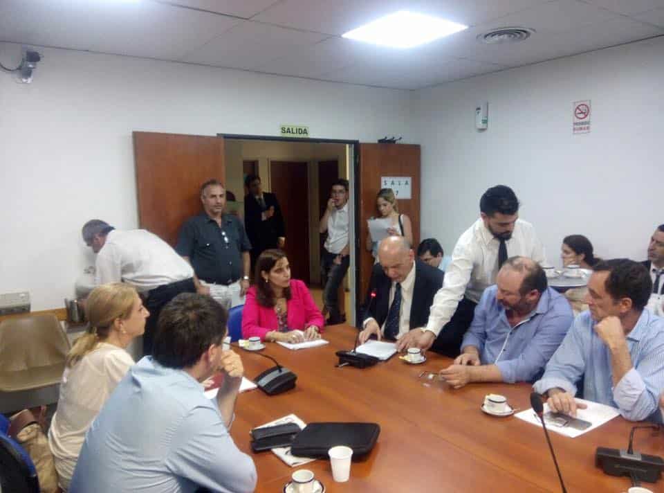 Avanza en Comisión Proyecto para establecer cupo femenino en las instituciones cooperativas