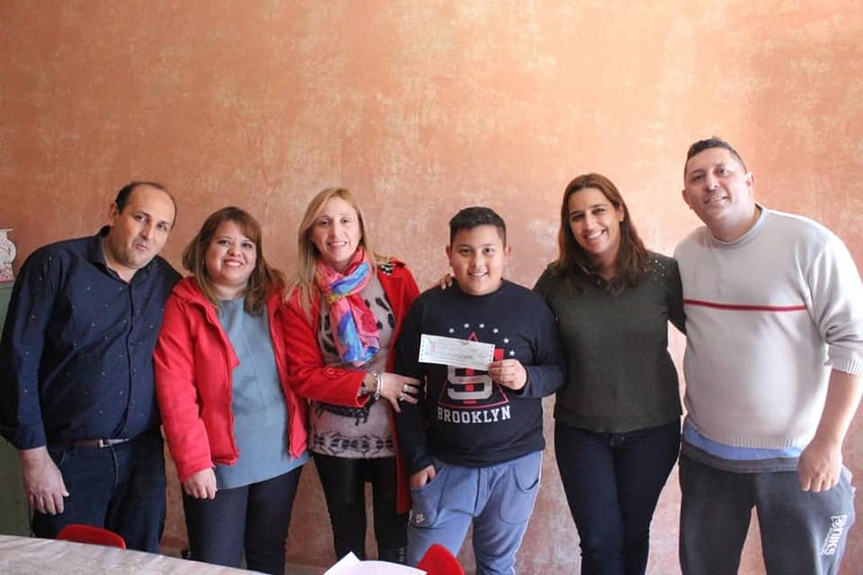 Entrega de becas de estudio en Quilino