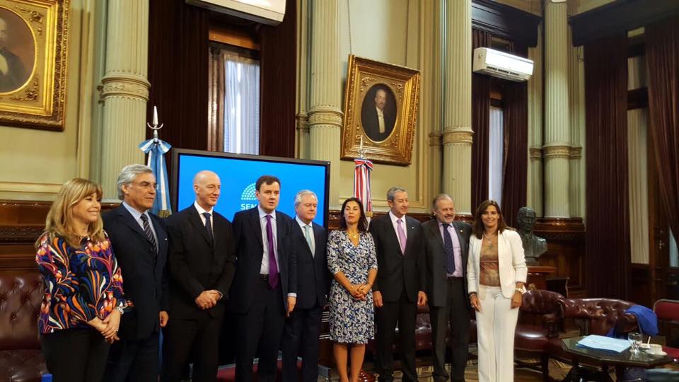 Estableciendo lazos de Comercio internacional