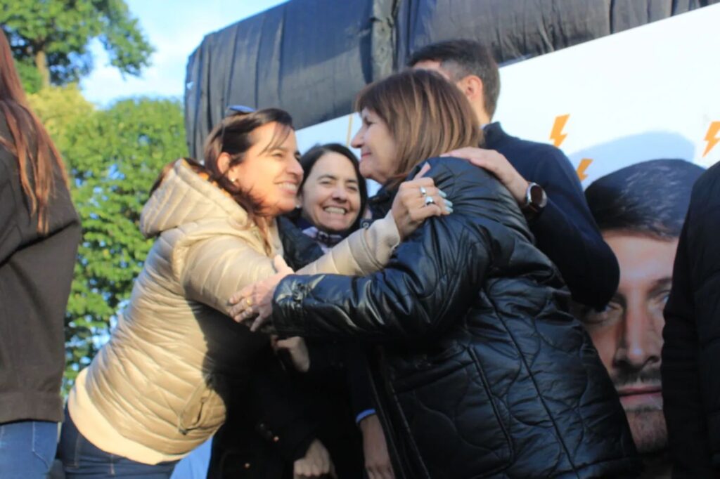 Junto a Patricia Bullrich, Luis Juez y Carolina Lozada en la ciudad de San Francisco