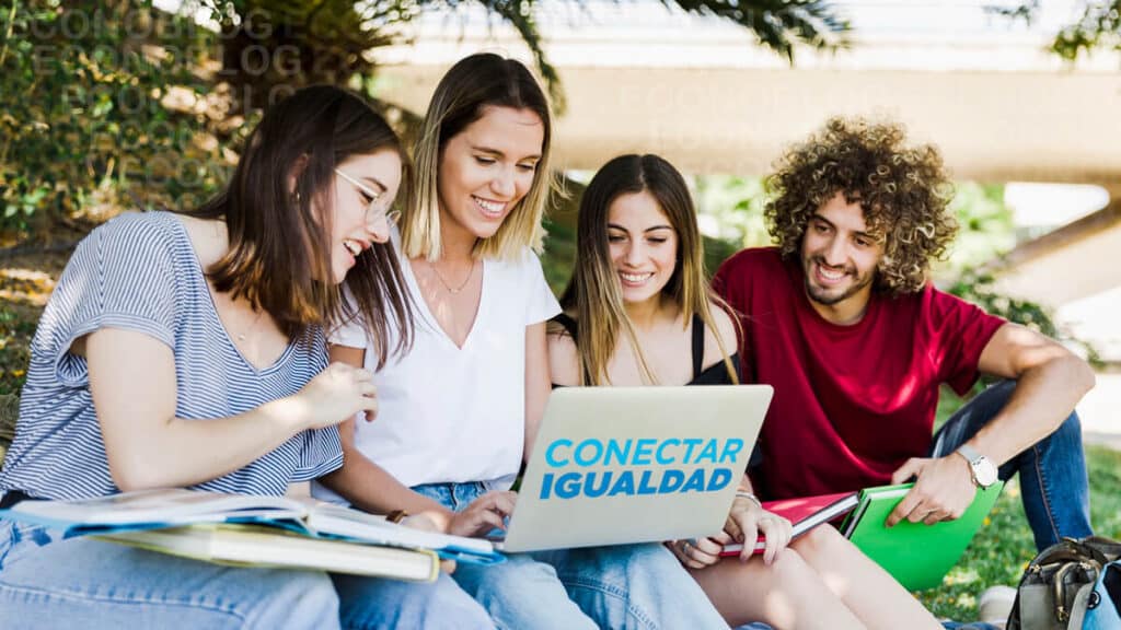 Pedido de informes para saber en que se ha avanzado sobre el plan conectar igualdad para acortar la brecha educativa digital