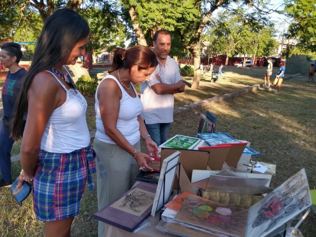 Visita a la Feria Comunitaria de Barrio Granja de Funes en la ciudad de Córdoba